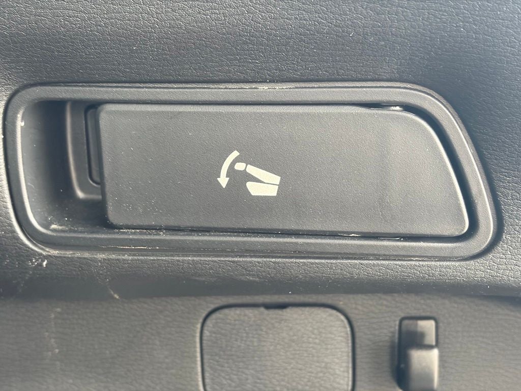 2024 Mitsubishi Outlander Base