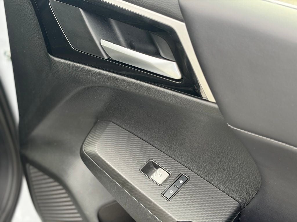 2024 Mitsubishi Outlander Base