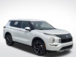 2024 Mitsubishi Outlander Base