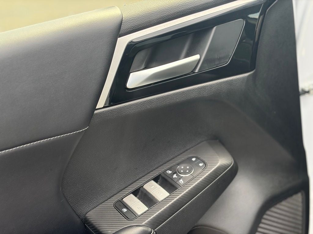 2024 Mitsubishi Outlander Base
