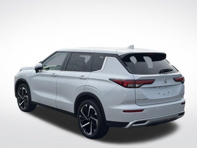 2024 Mitsubishi Outlander Base