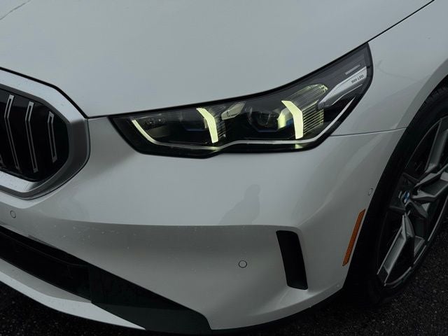 2026 BMW 5 Series xDrive