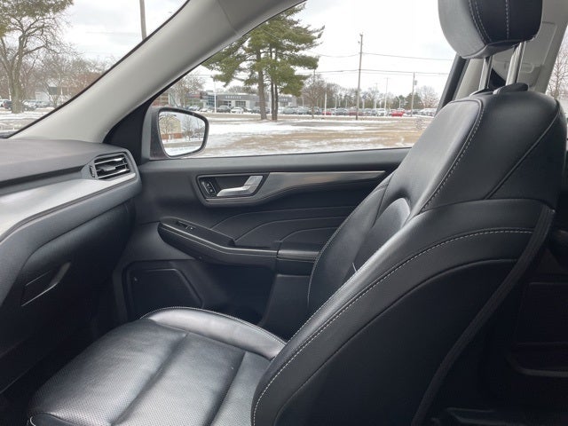 2022 Ford Escape Titanium