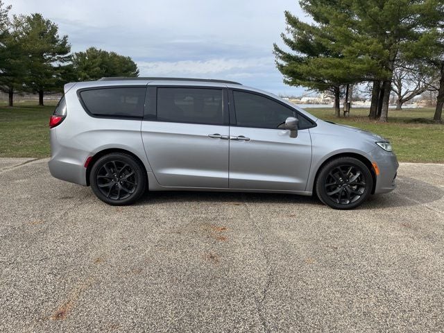 2021 Chrysler Pacifica Touring