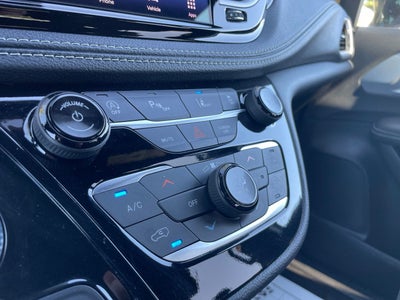 2024 Chrysler Pacifica Touring