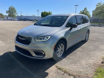 2024 Chrysler Pacifica Touring