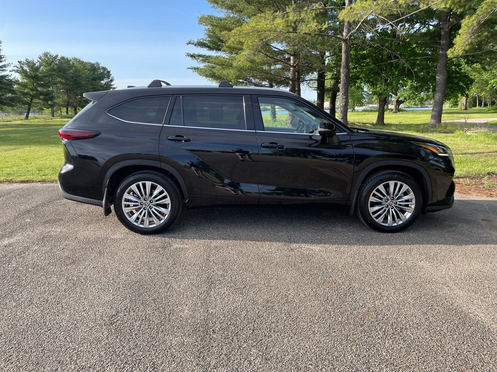 2025 Toyota Highlander Platinum