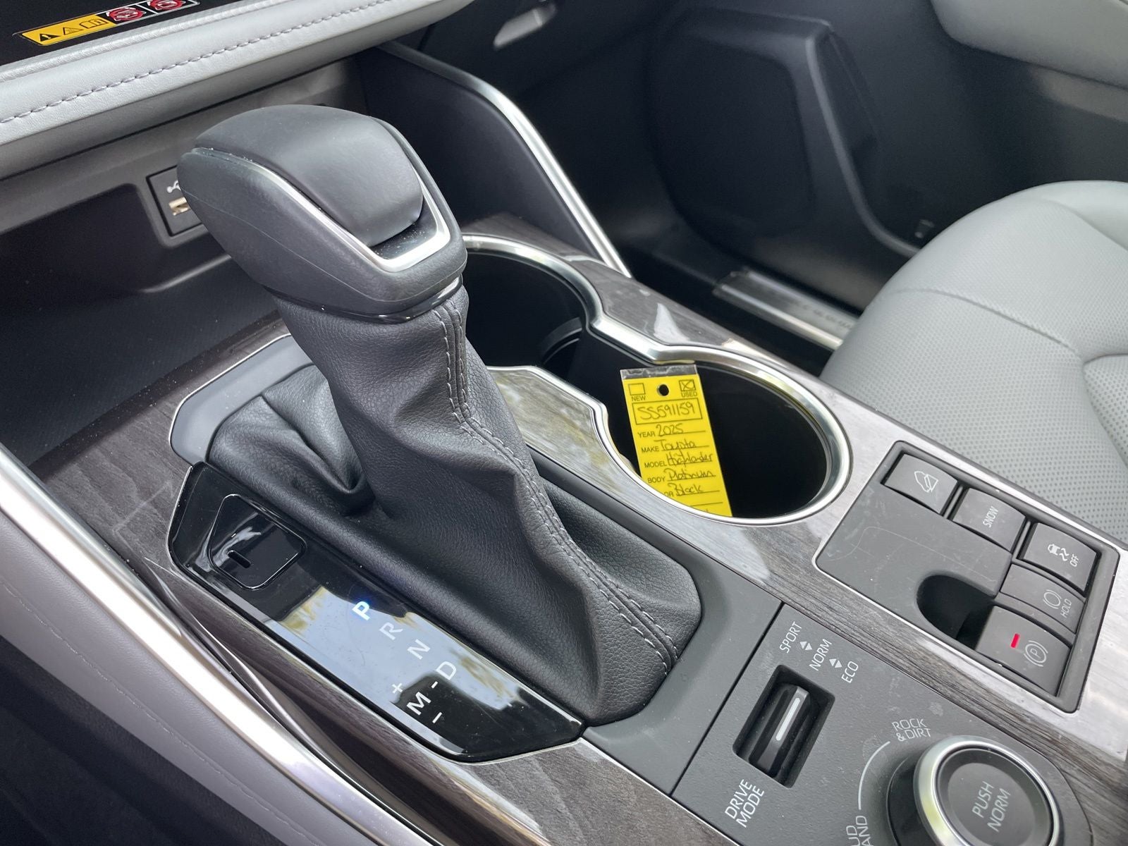 2025 Toyota Highlander Platinum