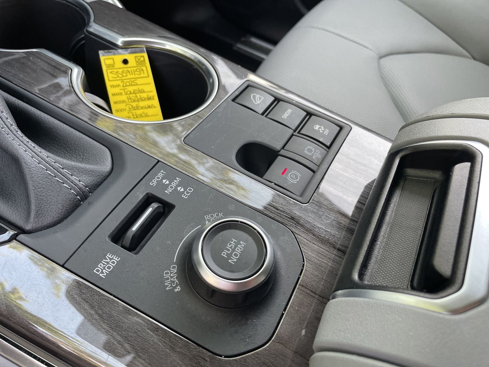 2025 Toyota Highlander Platinum