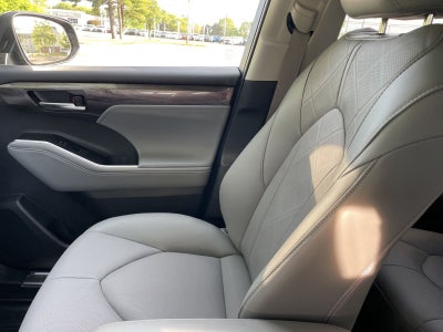 2025 Toyota Highlander Platinum