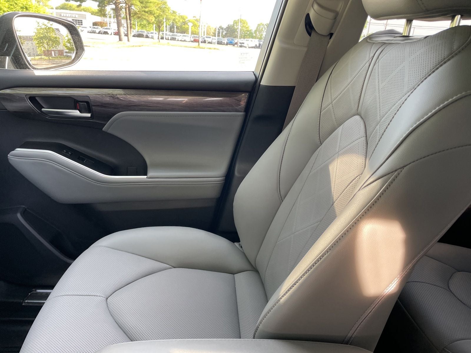 2025 Toyota Highlander Platinum