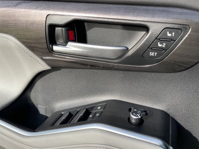 2025 Toyota Highlander Platinum