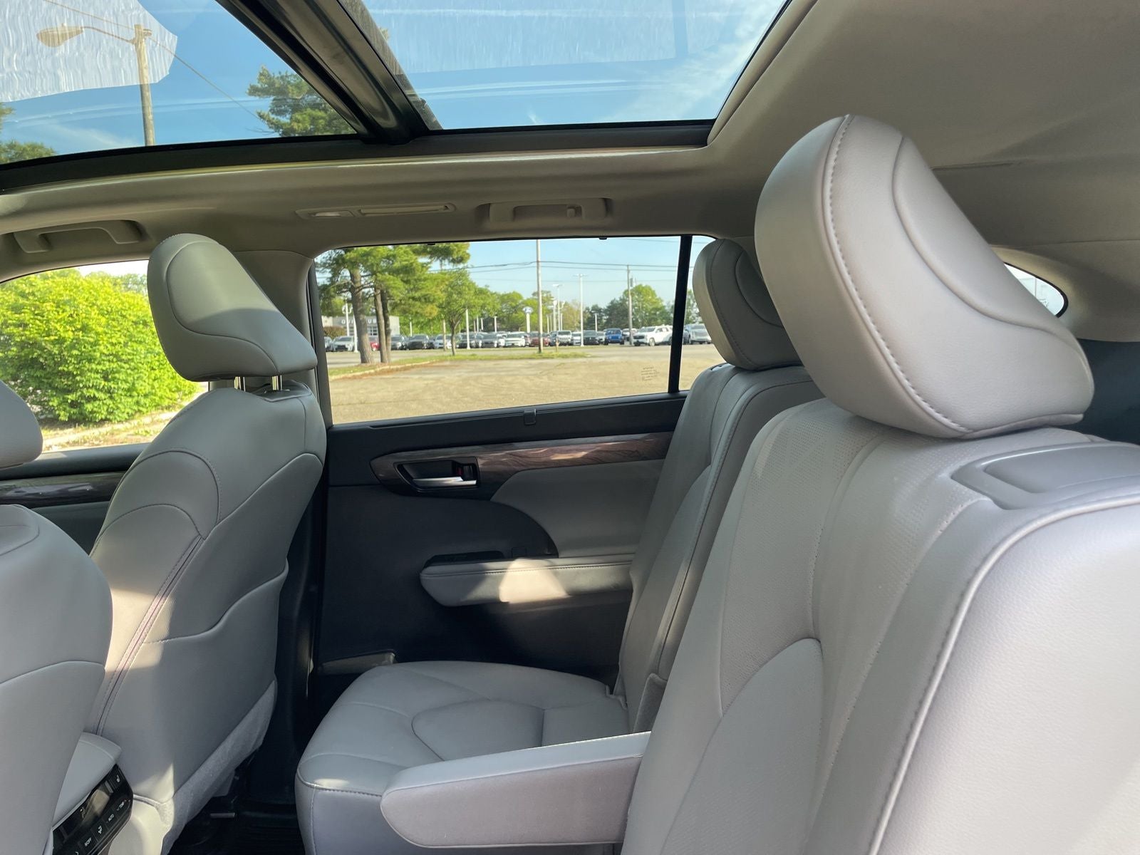 2025 Toyota Highlander Platinum
