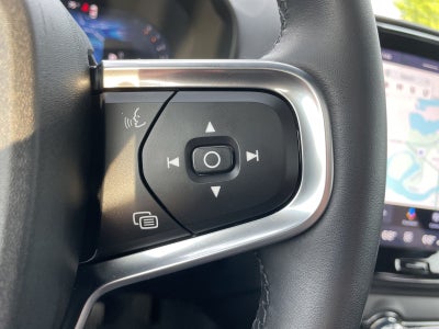 2025 Volvo XC40 B5 Plus Dark Theme