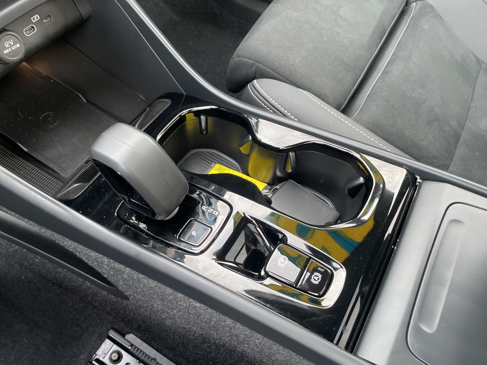 2025 Volvo XC40 B5 Plus Dark Theme